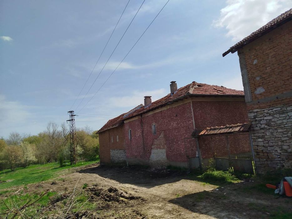 Къща в Плевен, област-с.Тученица площ 74 цена 29000