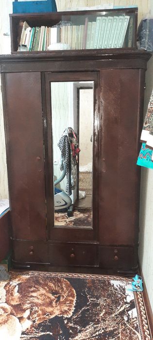 Продаётся 2 кроват и шифонер.