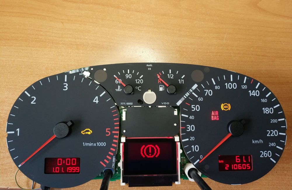 Дисплей Half fis VDO за километраж audi a2,a3,a4 b5,Seat ibiza 6L 34P