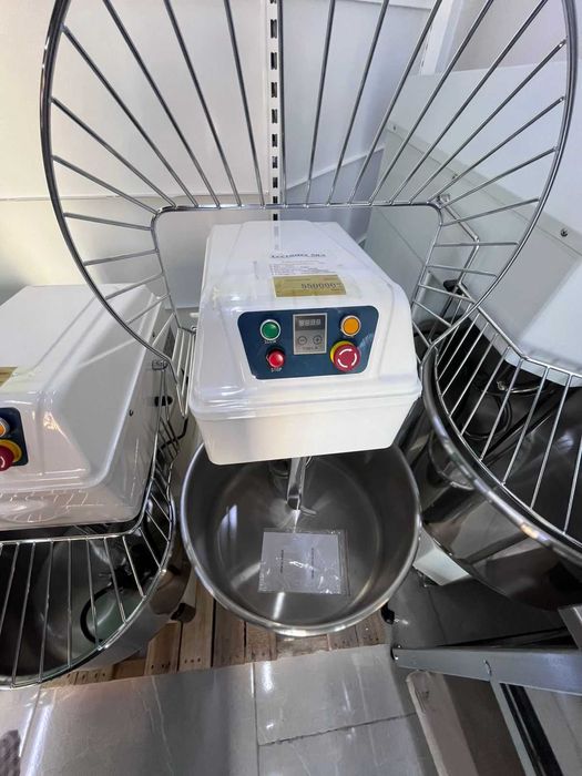 Тестомес, тестомешалка, миксер, тестомесильная машина