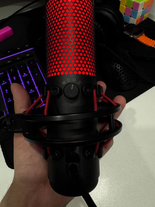 Микрофон HyperX QuadCast