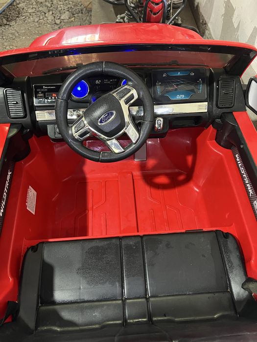 Продаю детский электромобиль Ford Raptor