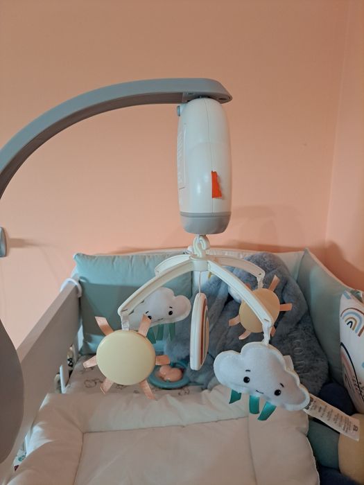 Музикална въртележка за кошара на Fisher price  2 в 1