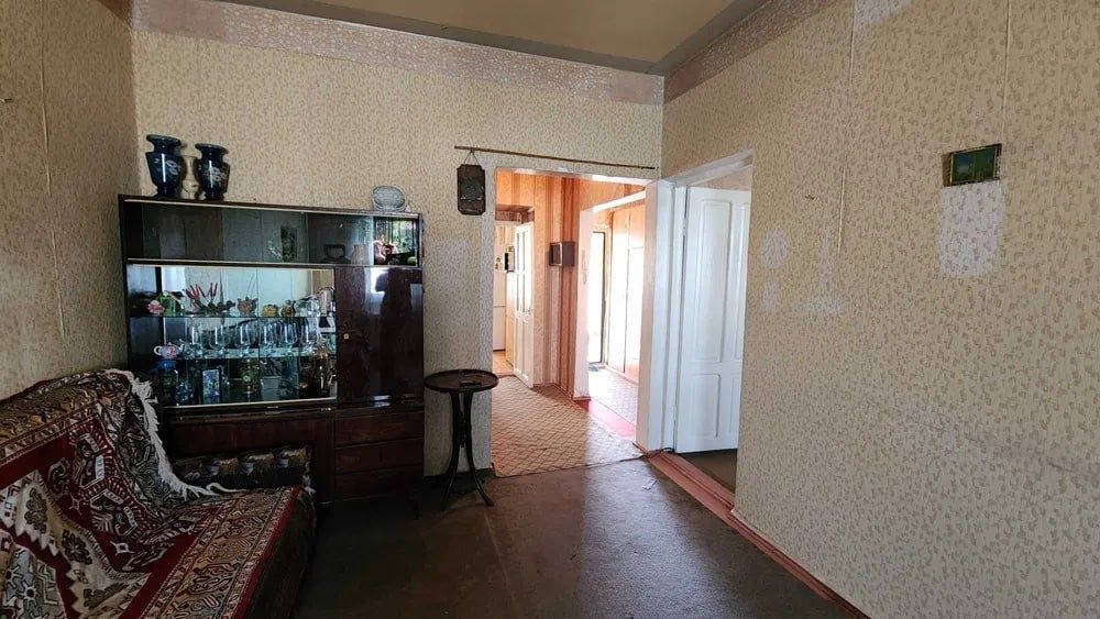 Срочно Продаётся Госпиталька Галерейка 2в3/9/9 ремонт средний с мебель