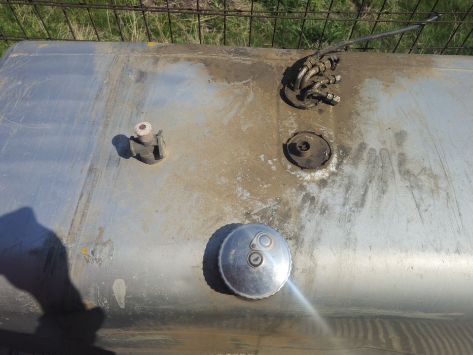 алюминиевый бак продаеться