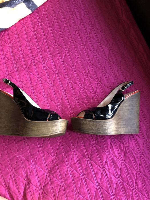 Sandale platforma, piele lacuita