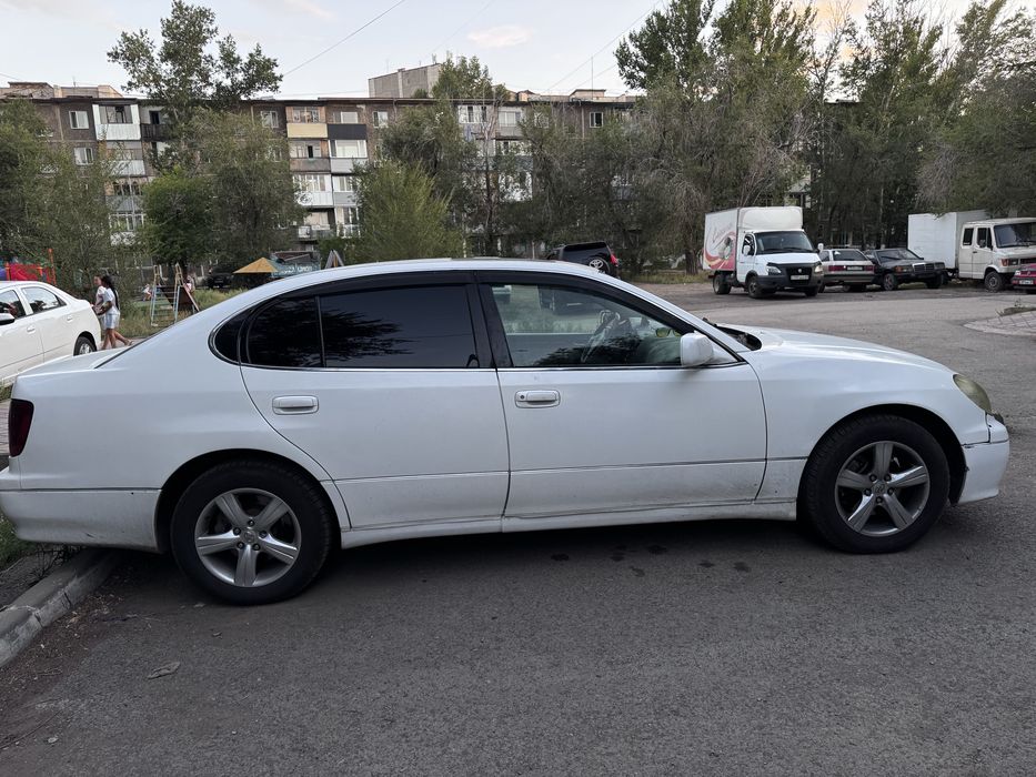 Лексус gs300.