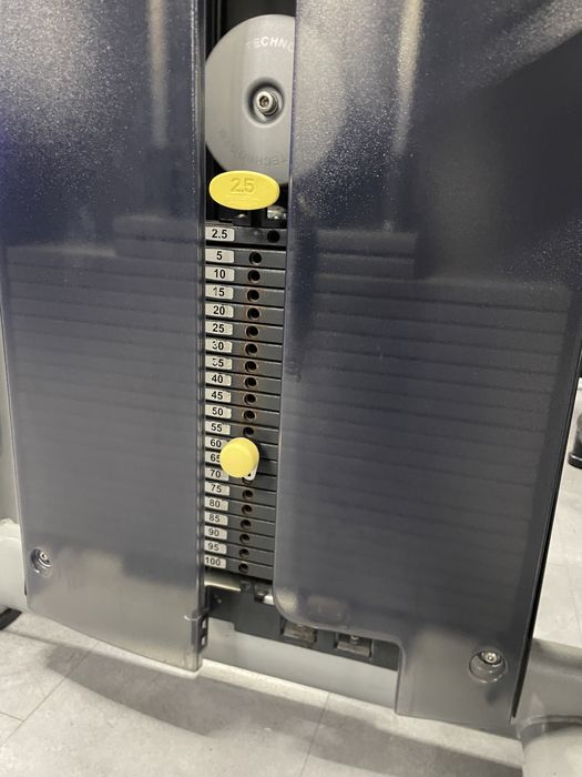 Technogym vertical traction Aparate Fitness matrix hoist sala fitness