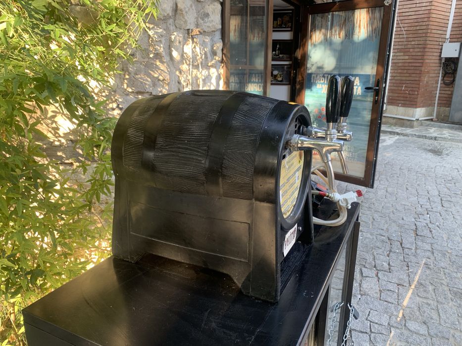 Диспенсър за наливно вино