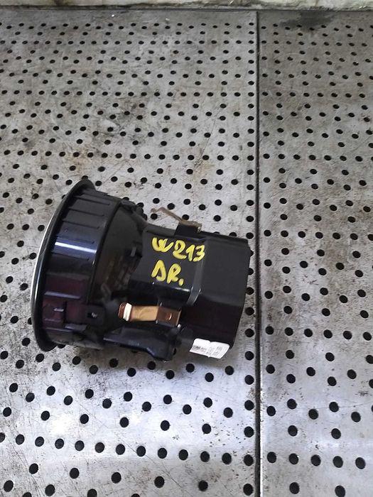 Grila ventilatie bord dreapta mercedes e class w213 a2138308000