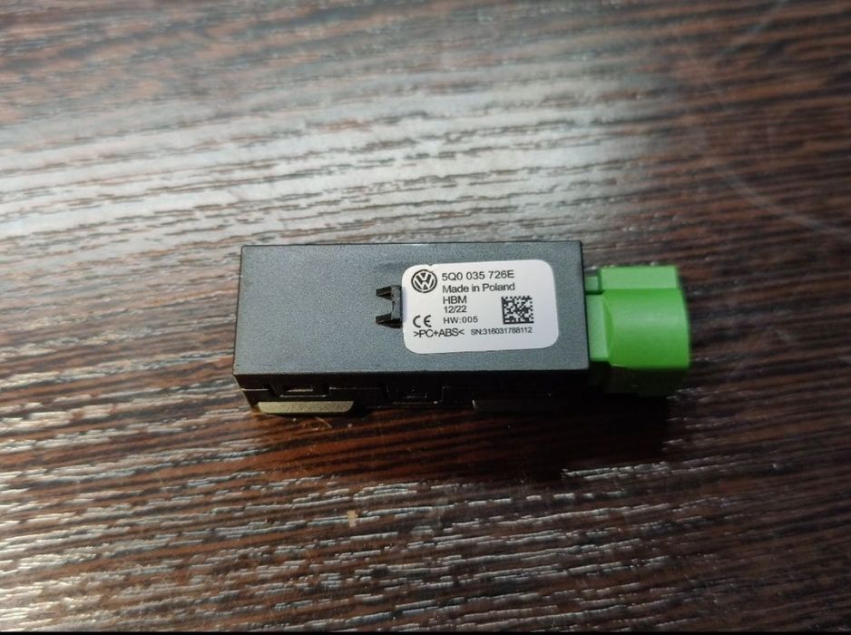 Vând USB CarPlay Android Auto original VAG pentru MIB2 VW Skoda Audi S