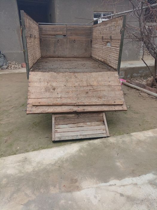 Uaz bortli tent sotiladi