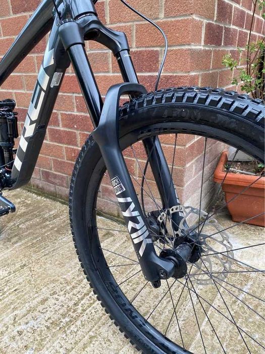 Велосипед Trek Remedy 8 RockShox Lyrik 29 М