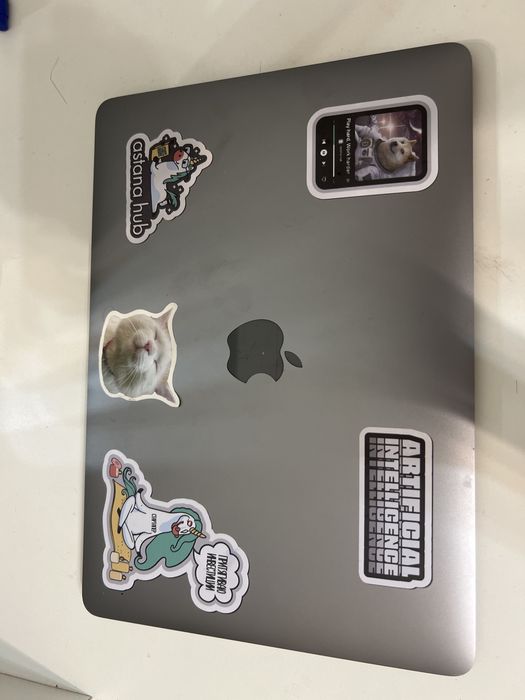 продам macbook 2017