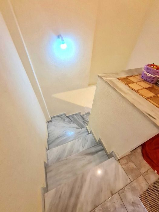 Продава се къща на две нива 90м2 и двор 220м2 в Паралия Врасна, Гърция