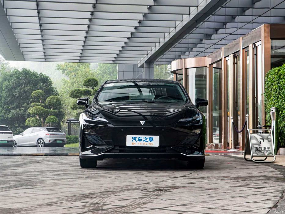 25% тулов билан Deepal SL03 2024 нақд, автокредит,TRADE INга сотилади