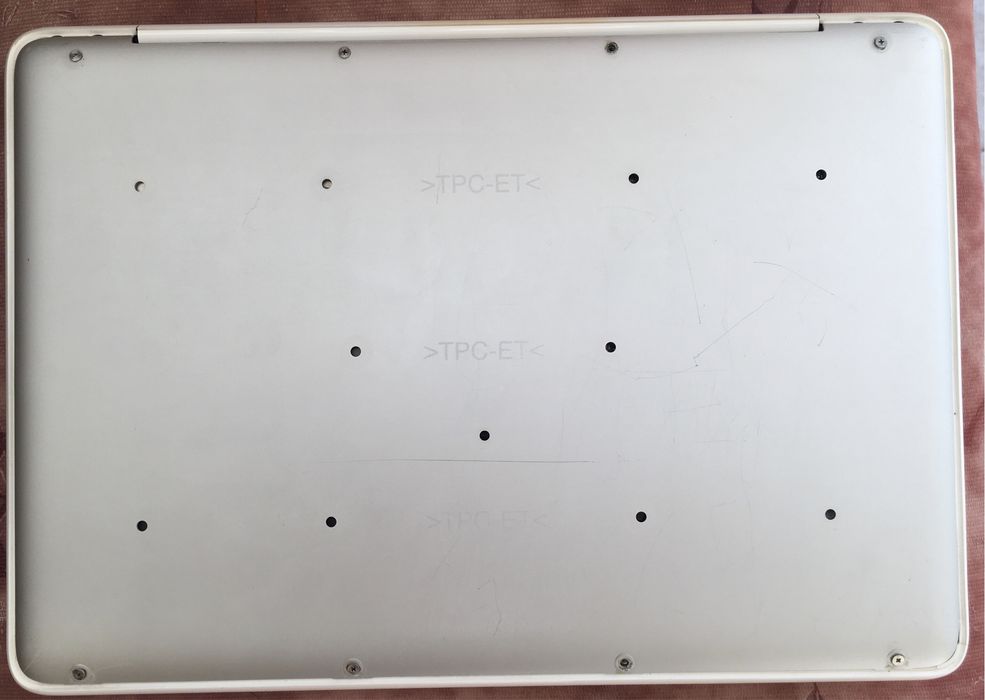 Macbook A1342 mid2010