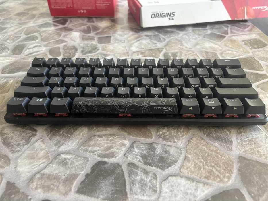 Клавиатура Hyperx alloy origins 60 + hyperx pudding keycaps