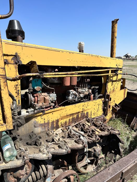 Гусеничный тракторДТ-75