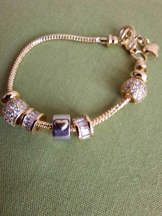 Обеци и гривна от стомана