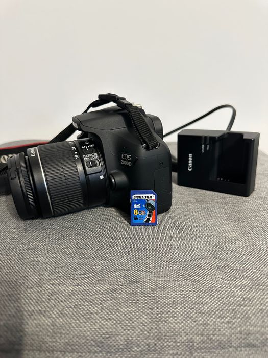 Canon EOS 2000D DSLR + accesorii | Ca nou | 1650 lei
