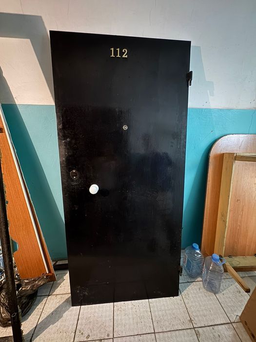 Входная железная дверь