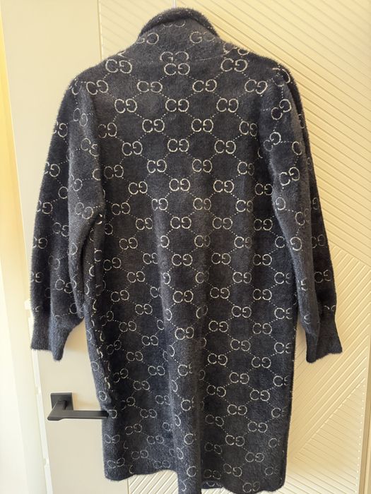 Черно мъхесто палто Gucci