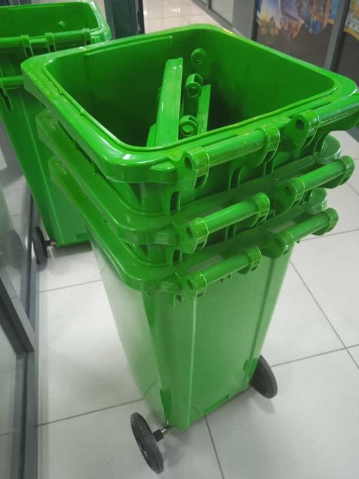 Мусорный бак (контейнер)