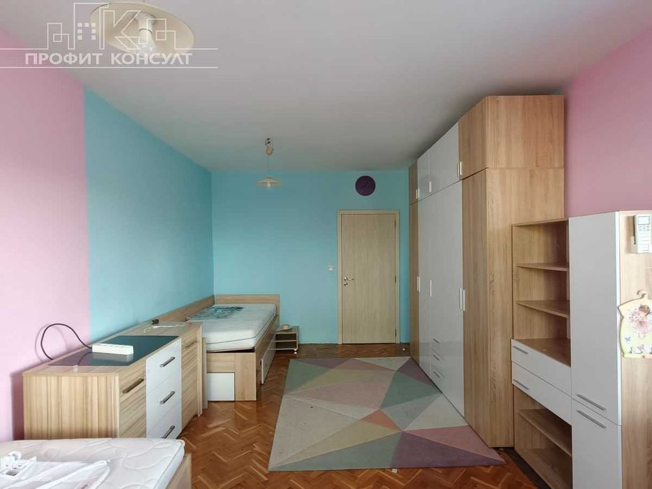 Двустаен, напълно обзаведен апартамент в кв. Зона Б