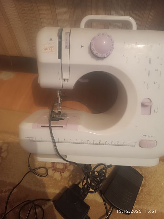 продам  ботинку , ходунок и. т. д