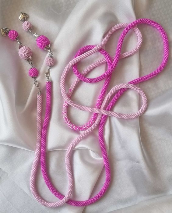 розов шнур лариат с висулки
