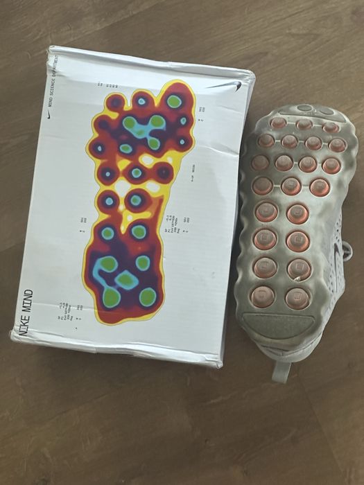 Продам ортопедические кроссовки Nike mind 002