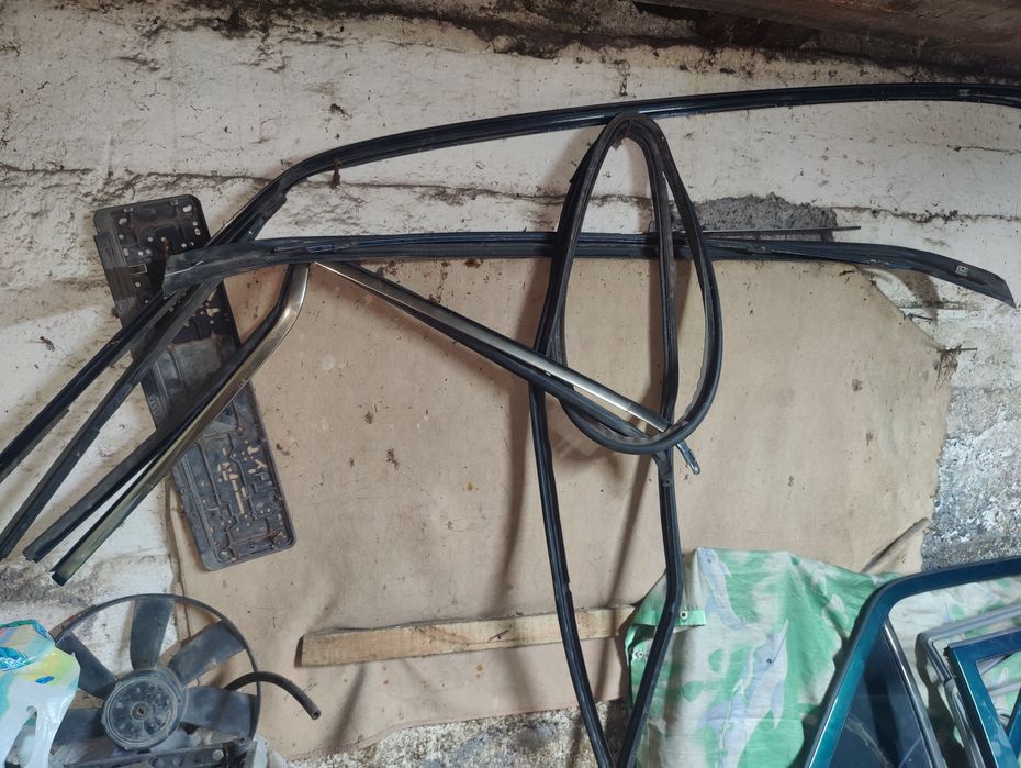 Запчасти на Мерседес 124