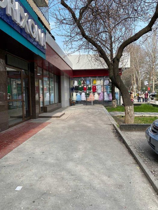 Аренда помещения рядом с м. Беруни, Эко базар, у дороги, парковка