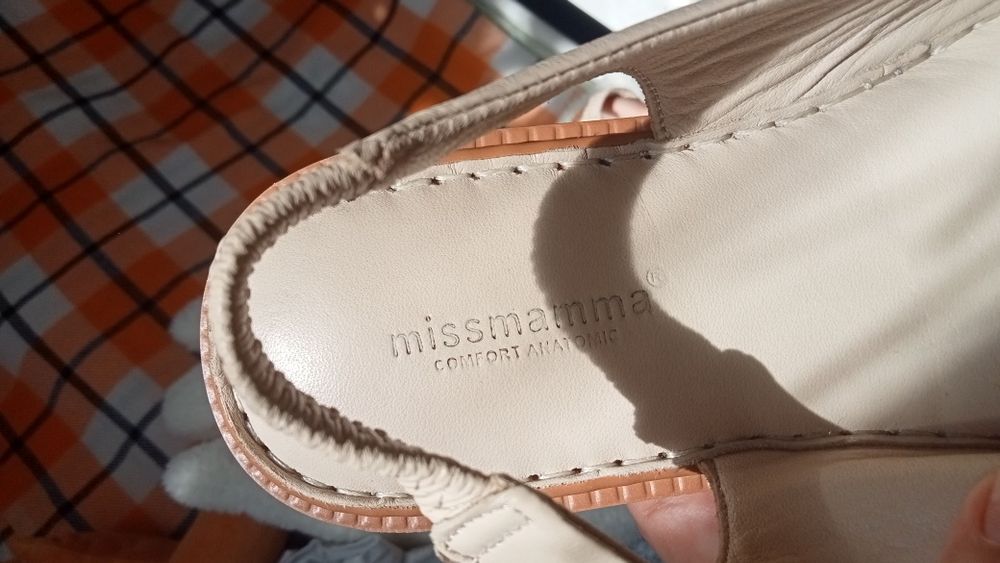 Продам сандалии.