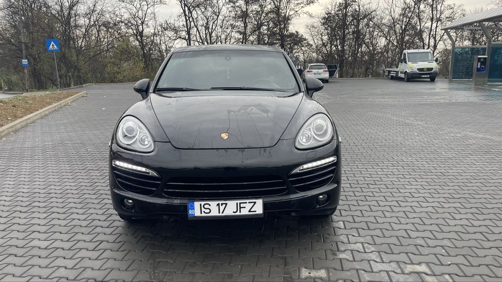 Porsche Cayenne an 2012 Diesel 3.0 245Cp 10000€
