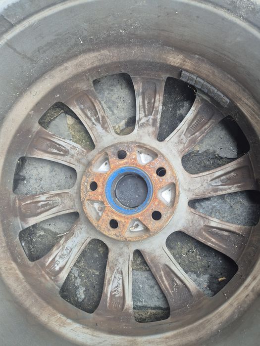 Vând jante pe 17