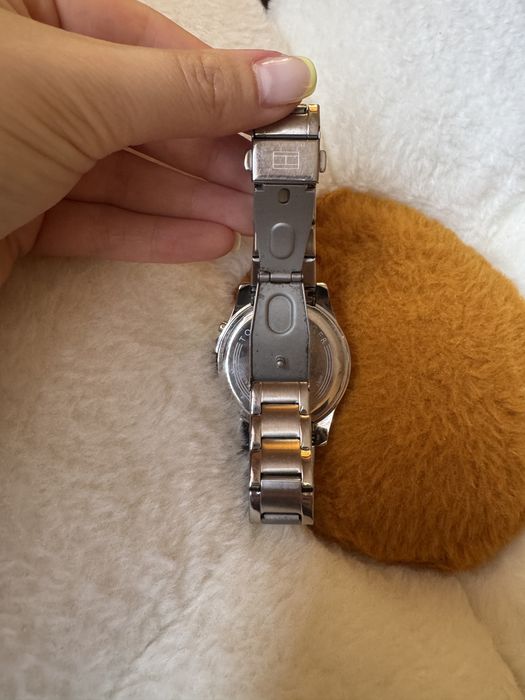 Часовник Tommy Hilfiger дамски