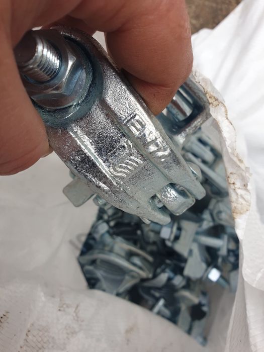 Жабки тръби съединители пети за фасадно скеле