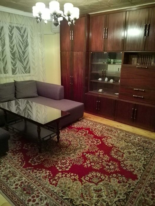 Продавам тристаен тухлен