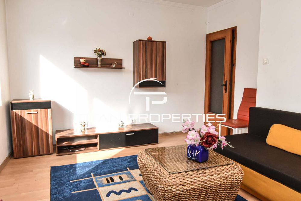 Дава се под наем Двустаен апартамент в София, Лозенец - 65 кв.м за 528.36 € - Снимка #1