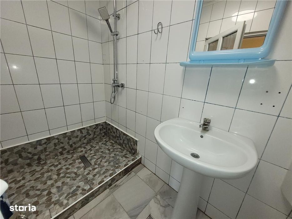 Casa 4 Camere , Corunca , Echipe Muncitori , Max 12 Pers