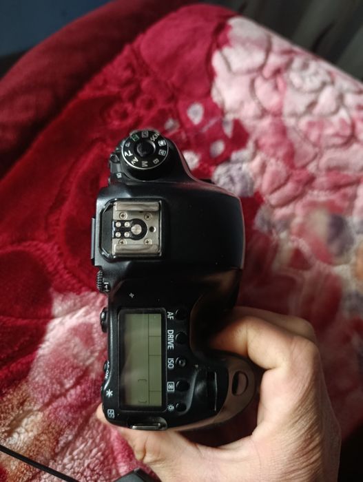 Canon 6 d sotiladi