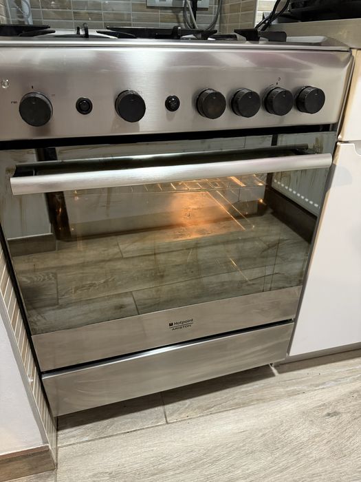 Vand Aragaz Hotpoint Ariston pe gaz