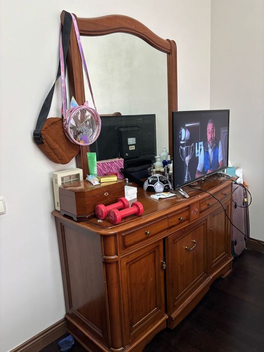 Продам спальный гарнитур