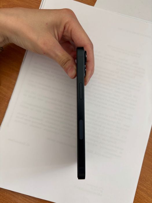 iPhone 13 в хорошем состоянии