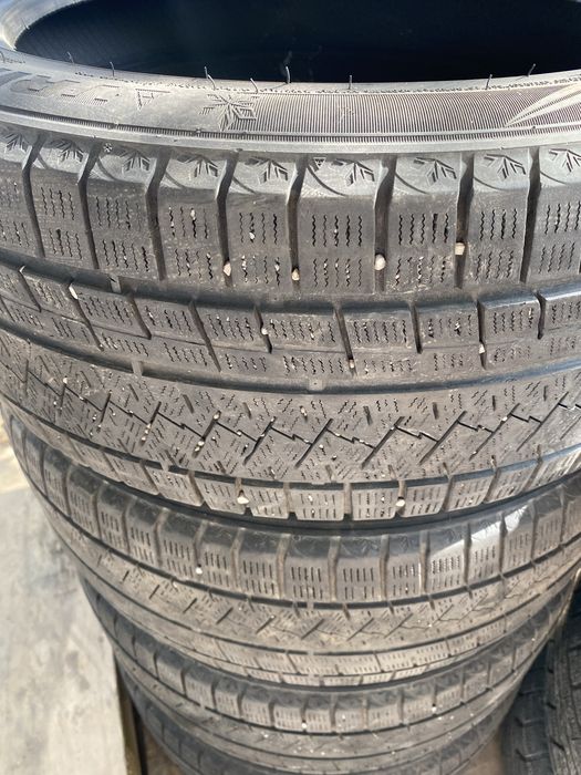 Продам зимние шины Triangle 235/45/18