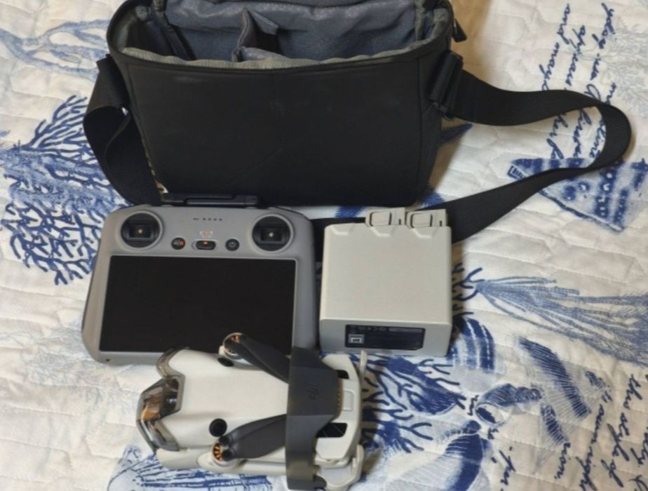 Дрон DJI Mini 4 Pro Fly More Combo Plus (DJI RC 2) белый