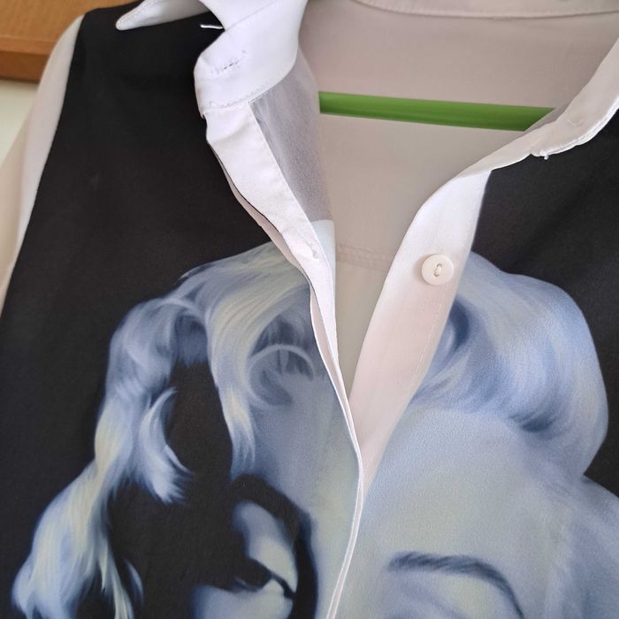 Риза нова Moschino