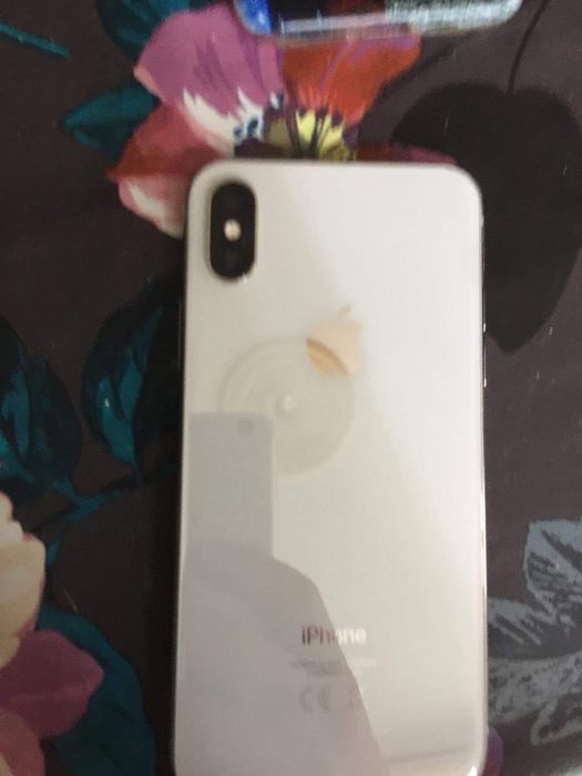 продавам iphone x 64 GB